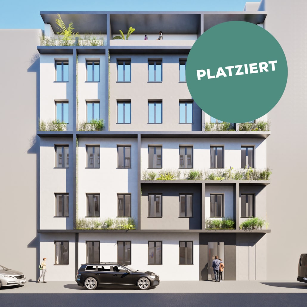 Haus mit heller Fassade und grauen Fensterrahmen.